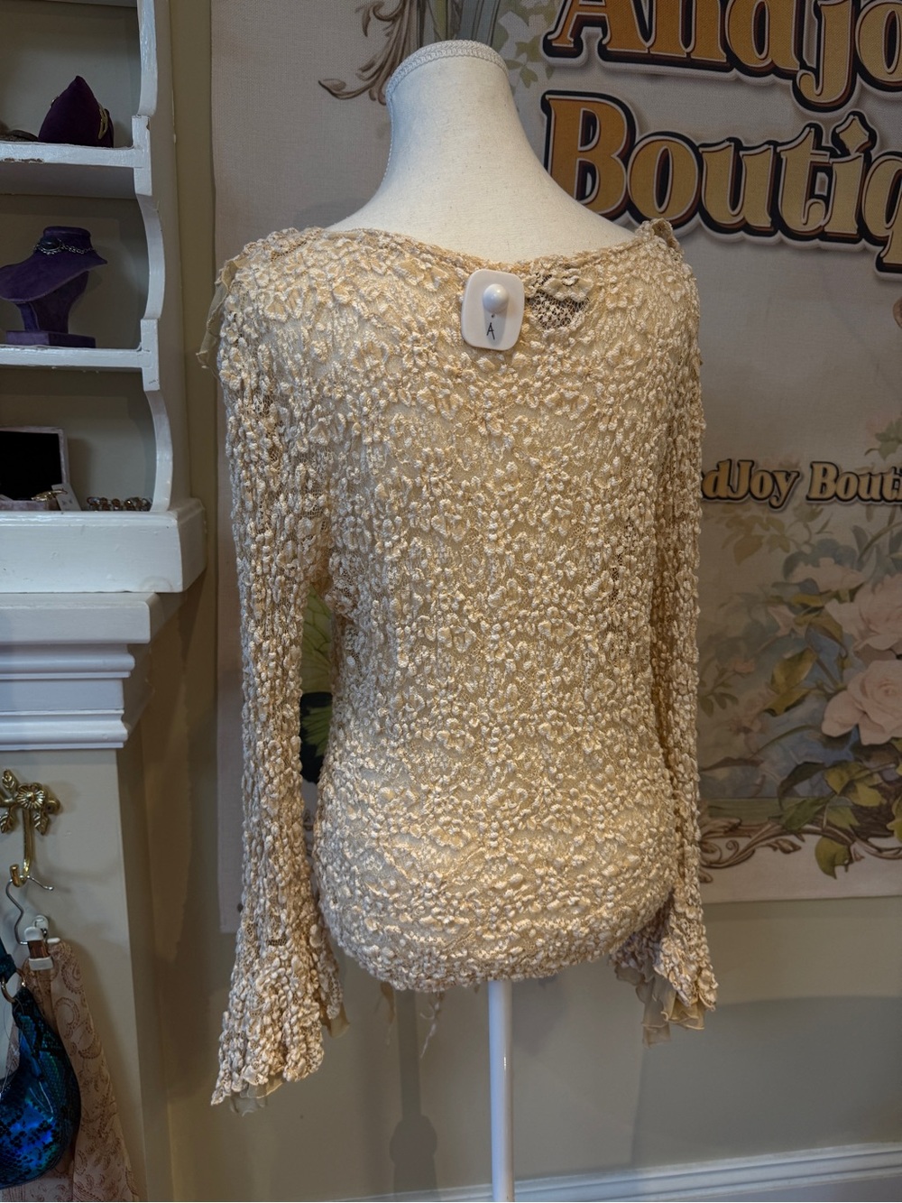 Knitted bell-sleeve ruffle top - Picture 4 of 4